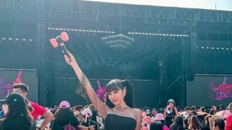 Nonton Konser BLACKPINK, Lucinta Luna Teriak Ajak Jisoo Makan Seblak