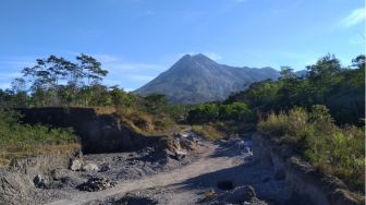 Bupati Sleman Terbitkan SE Imbauan Menghentikan Aktivitas di Alur Sungai yang Berhulu di Gunung Merapi