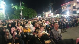 Tampil di BSF, Pasha Ungu Hibur Ribuan Penonton di Siring 0 Km Banjarmasin