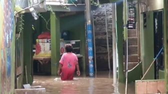 Kali Ciliwung Meluap, Permukiman Warga Kebon Pala Terendam Banjir