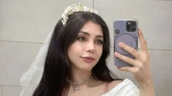 5 Foto Menantang Sofi Maure, Gadis Argentina yang Viral Setelah Menikah dengan Dirinya Sendiri