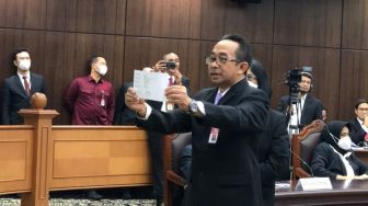 Sengit! Anwar Usman dan Arief Hidayat Sama Kuat, Pemilihan Ketua Hakim Konstitusi Lanjut ke Putaran Kedua