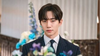 Lee Junho 2PM Tampil Cool sebagai Chaebol di Still Cuts Drama Korea Terbaru