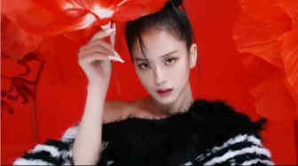 4 Pesona Jisoo BLACKPINK, Lebih Merekah dari Bunga di Teaser Visual Album Solo 'Me'