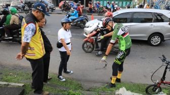 Dikomplain Wali Kota, Ganjar Minta Jalan Provinsi yang Rusak di Semarang Segera Diperbaiki