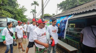 KST DKI Jakarta Borong Dagangan dan Beri Bantuan Etalase ke UMKM di Tanjung Priok