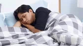 4 Tips Tidur Tetap Nyenyak Ketika Hidung Tersumbat