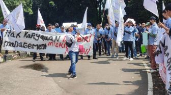 Pekerja Transmart Demo: Lembur Tidak Dibayar, Ibu Hamil Kena PHK