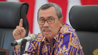 Mantan Gubernur Syamsuar Mantab Maju Pilgub Riau 2024