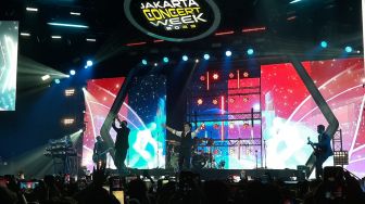 Ariel NOAH Tampil dengan Suara Serak Saat Manggung di Jakarta Concert Week 2023