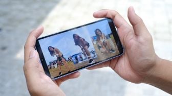 Memahami Perbedaan Layar OLED vs AMOLED: Mana yang Terbaik untuk Smartphone?