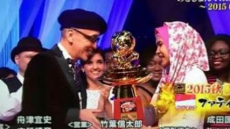 Juara Nyanyi di TV Jepang, Wanita Emosi Bea Cukai Malah Beri Pajak Piala Miliknya: Kamu Bisa Bayar Berapa?