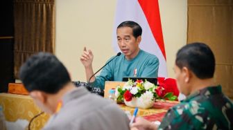 Gimana Sih Pak Jokowi, Pejabat Dilarang Bukber Gegara Covid-19 Tapi Nikahan Kaesang Undang Ribuan Tamu Boleh?