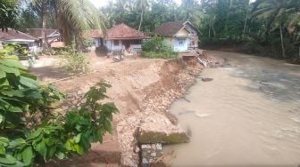 Banjir dan Longsor Landa Way Lima Pesawaran, Puluhan Rumah Rusak