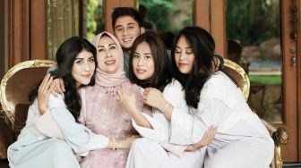 8 Potret Keluarga Besar Alshad Ahmad yang Ikut Terseret Setelah Kabar Nikah Siri dan Punya Anak