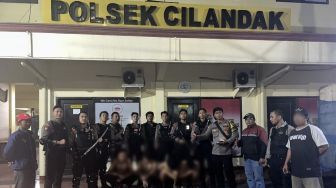 Bawa Linggis hingga Samurai, Puluhan Remaja di Cipete dan Kalibata Ditangkap Polisi Gegara Hendak Tawuran saat Sahur