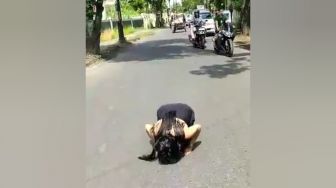 Viral Video Wanita Berkemben Sujud-Menari di Jalanan Medan, Polisi Ungkap Fakta Ini