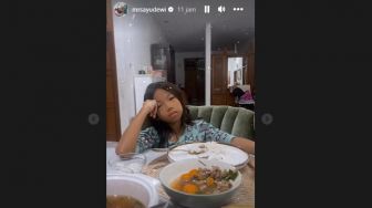 Anak Ayu Dewi 'Mager' Tiap Makan Sahur, Begini Tips Bikin Si Kecil Segar Tiap Bangun Dini Hari