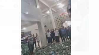 Puluhan Orang Dibawa ke Rumah Sakit, Usai Kubah Masjid di Makassar Ambruk dan Timpa Jemaah