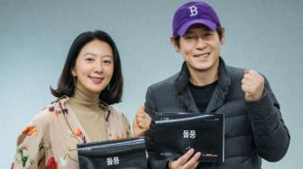 Kim Hee Ae dan Sol Kyung Gu Akan Beradu Akting di Serial Netflix Terbaru