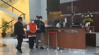 KPK Tahan Liem Sin Tiong Penyuap Mantan Bupati Buru Selatan Tagop Sudarsono Soulisa