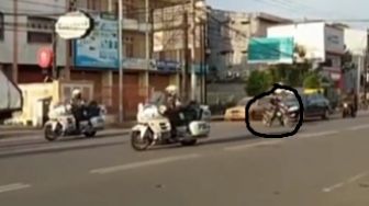 Pemotor di Makassar Nekat Potong Jalur Depan Mobil Jokowi, Istana: Tidak Ada Presiden di Dalamnya