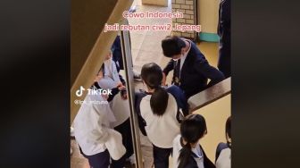 Viral Remaja Indonesia Jadi Primadona di Jepang, Para Siswi Langsung Loncat Kegirangan saat Dapat Username IG