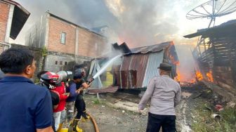 20 Rumah Warga Kampung Kemili Hangus Terbakar