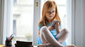 5 Tips Melindungi Anak dari Pengaruh Buruk Internet, Orang Tua Wajib Tahu!