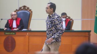 Kubu Haris Azhar Minta Hakim Tunda Sidang Kasus 'Lord' Luhut, Pengunjung Kompak Tepuk Tangan