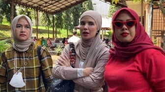 Istri Indra Bekti Tunjuk 2 Sahabatnya Jadi Saksi di Sidang Cerai