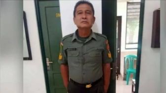 Perlente Pakai Seragam TNI, Begini Momen Sersan Mayor Gadungan Suka Palak Warga Bekasi Dibekuk