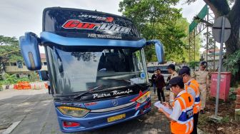 Persiapan Angkutan Lebaran, Puluhan Bus Berbagai Jurusan di Terminal Giwangan Dilakukan Ram Check