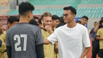 Koko Ari Araya Resmi Perkuat Madura United di Liga 1 2023/24
