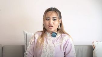 Lina Mukherjee Akui Sengaja Makan Kulit Babi Demi Permalukan Ayahnya yang Ustaz