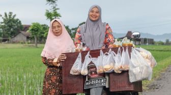 Keren! Begini Saat Mbok Jamu Masuk Majalah Vogue, Bahas Peran Perempuan Dalam Melestarikan Ramuan Tradisional Indonesia