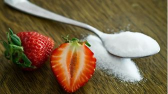 Konsumsi Gula Berlebih Picu Diabetes Usia Muda? Berikut 4 Cara Mencegahnya