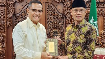 Sinarmas dan PP Muhammadiyah Wakafkan 1000 Alquran yang Disebar ke Masjid dan Mushola