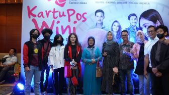 3 Alasan Kamu Harus Nonton Film Kartu Pos Wini: Surat Beralamat Surga