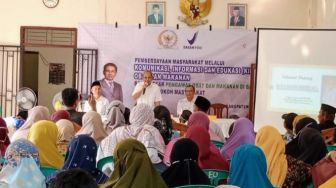 Antusias! Ratusan Warga Sende Ikuti Sosialisasi Anggota DPR RI dan BPOM