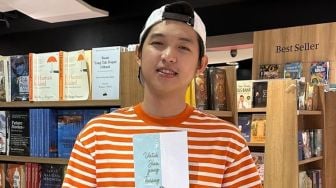 Pendidikan Koh Dennis Lim: Pernah Masuk Sekolah Katolik, Kini Sepaham dengan Felix Siauw Soal Ucapan Natal