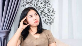 Riset Terbaru: 50 Persen Orang Indonesia Overthinking karena Ekonomi Politik Tak Pasti!