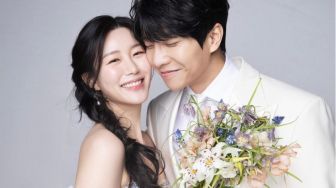 Lee Seung Gi dan Lee Da In Bagikan Foto Pernikahan, Netizen: Terlihat Cocok