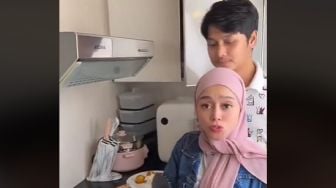 Lesti Kejora dan Rizky Billar Banting Setir Cari Cuan Lewat Live TikTok Auto Jadi Omongan