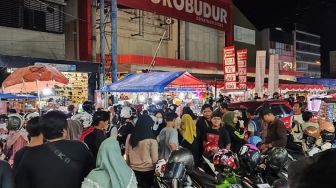 Jelang Lebaran, Kawasan Royal Kota Serang Ramai Pengunjung