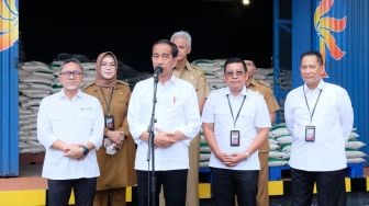 Jokowi Tugaskan Bulog Salurkan Bantuan Pangan 2023