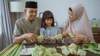 Ketahui Cara Masak Ketupat Hemat Gas dan Tak Mudah Basi, Pakai Rumus 20-30-20-30