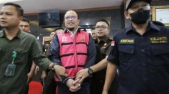 Adik Menteri Pertanian Jalani Sidang Perdana Kasus Dugaan Korupsi PDAM Makassar Rp20 Miliar