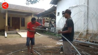 Jelang Idul Fitri, Perajin Kubah Masjid di Jember Kebanjiran Pesanan