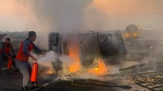 Mobil Muatan BBM Terbakar di Tol Medan-Binjai, Sopir Tewas